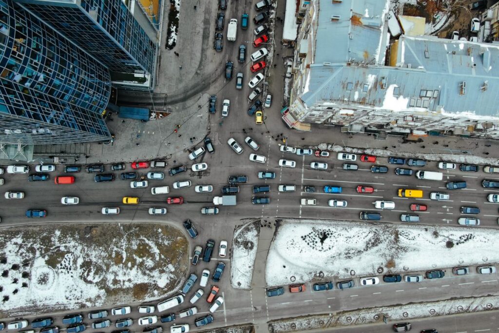 Emissões de CO2 rodoviárias atingem pico em 2025 4 Emissões de CO2