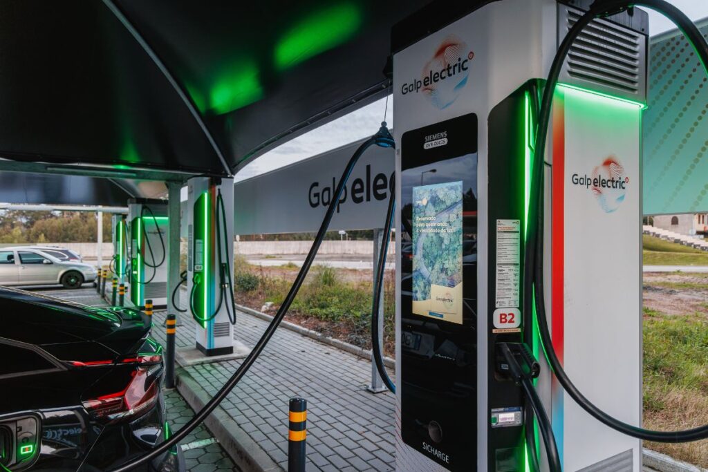 Carregadores ultrarrápidos made-in Portugal equipam hub de Esmoriz 4 carregador ultrarrápido