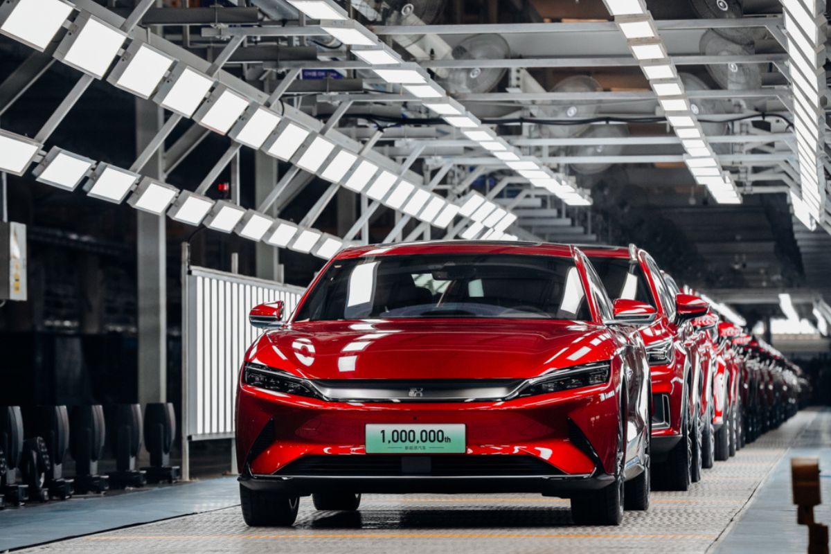 BYD quer terceira fábrica na Europa, anuncia Stella Li 2 Fábrica BYD