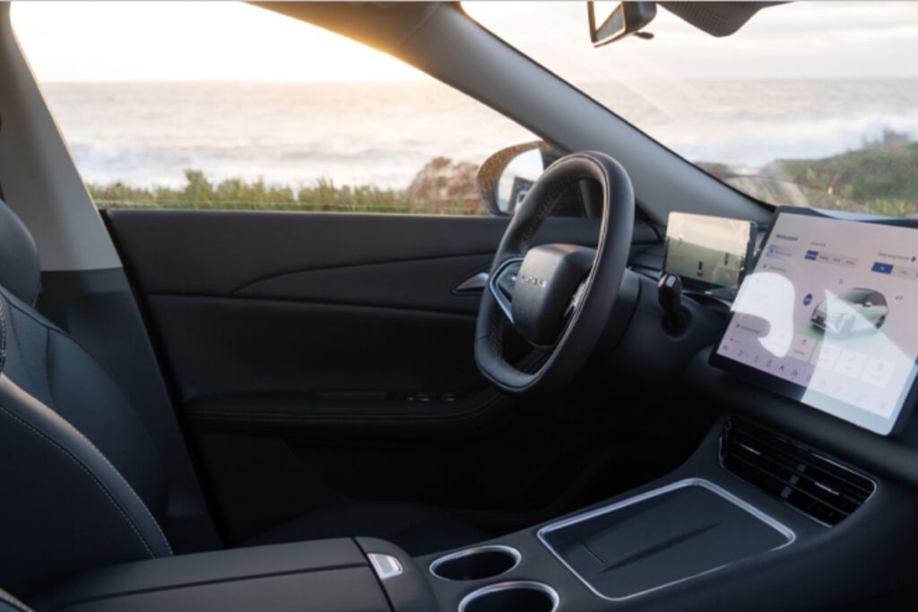 Primeiros Forthing S7 já começaram a chegar a Portugal 4 Forthing S7 cockpit