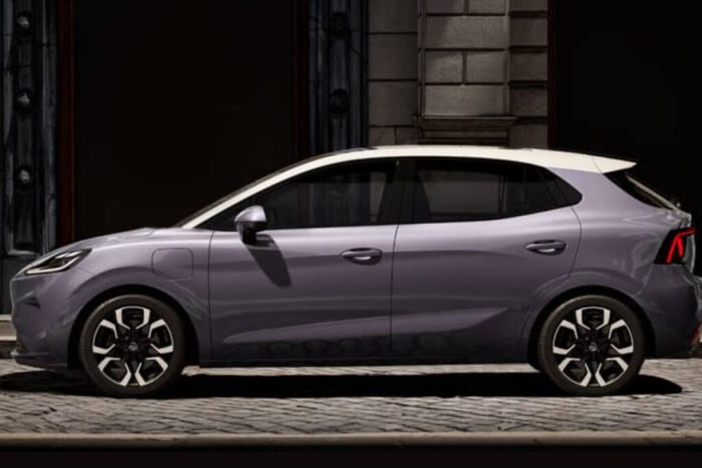 MG4 EV apresentado na China vem para a Europa 6 MG4 EV lado