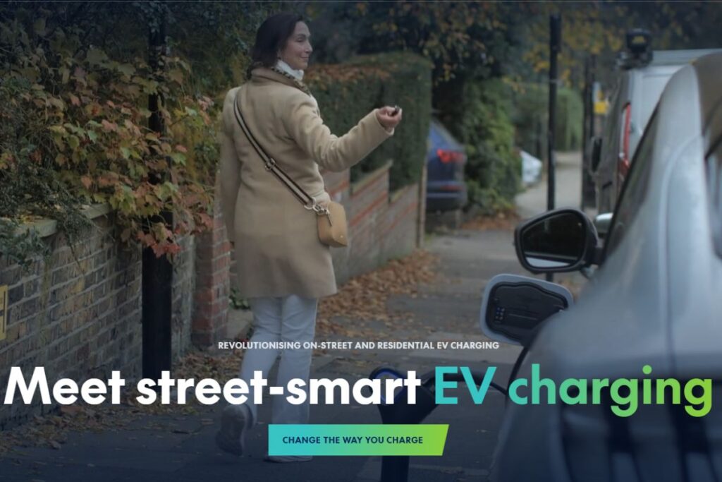 Bairro de Londres coloca 570 carregadores nos passeios sem mobiliário urbano 3 Carregadores nos passeios