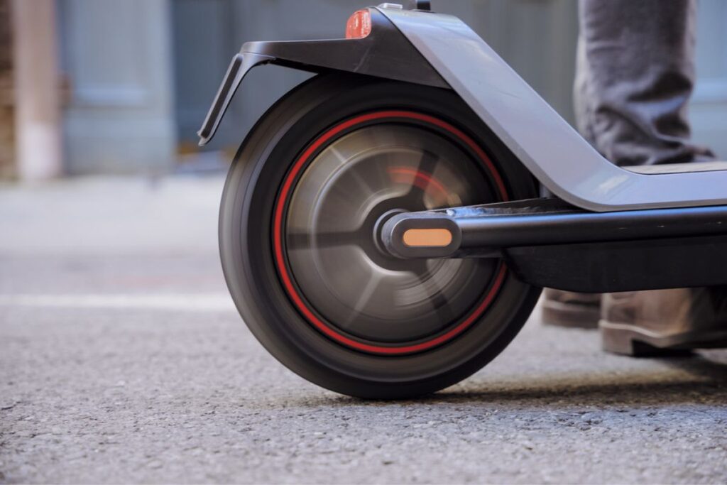 Trotinetas elétricas KQi300 da NIU já em Portugal 7 Trotinete Niu roda