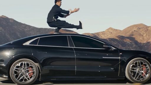 BYD monstra estabilidade do U7 em vídeo com artes marciais 7 vídeo BYD artes marciais