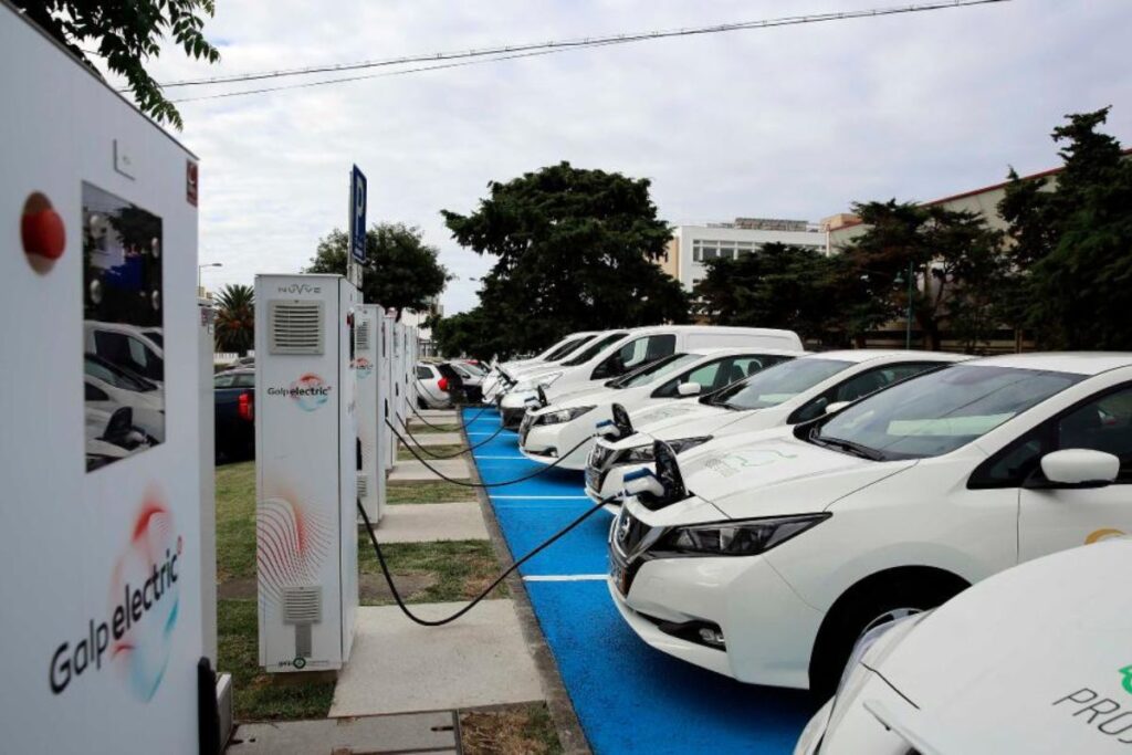 Jovens citadinos preferem carros elétricos, revela estudo global 4 Nissan