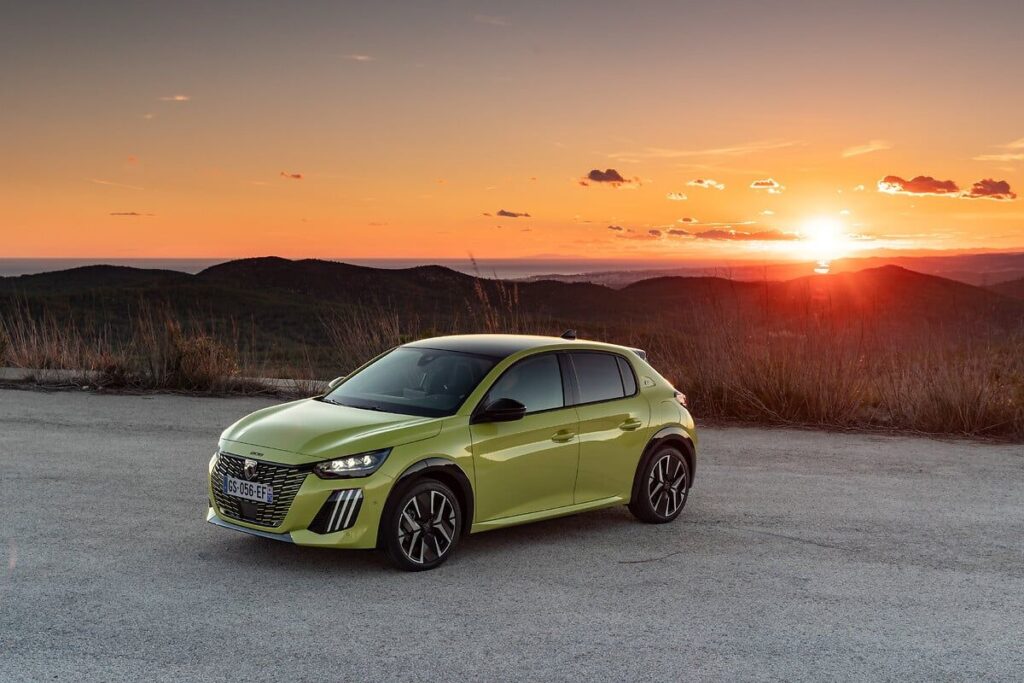 Peugeot E-208 ganha nova autonomia de 433 quilómetros 5 Peugeot E-208