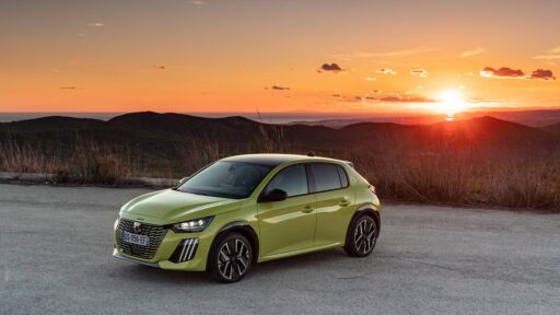 Peugeot E-208 ganha nova autonomia de 433 quilómetros 7 Peugeot E-208