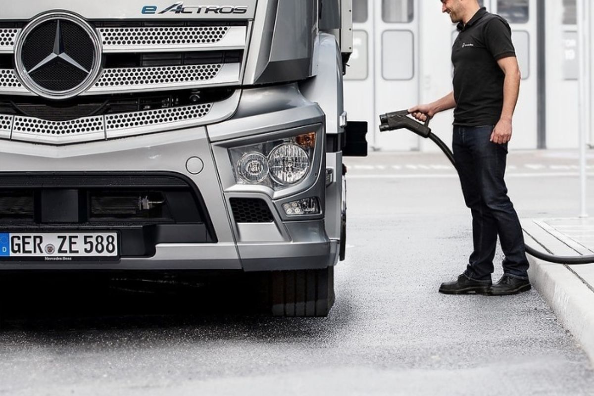 Carregamento de pesados: ACEA e Eurelectric querem rede europeia 2 rede de carregamento de pesados