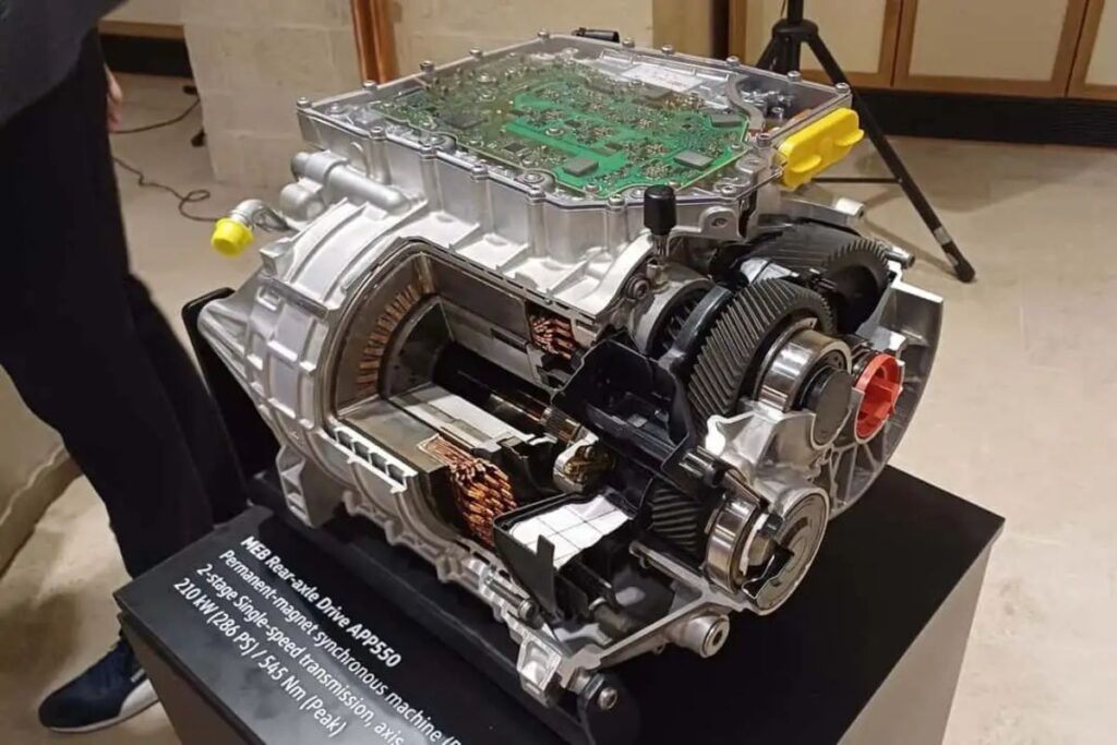 Automóveis elétricos têm menos avarias do que carros a combustão 4 menos avarias