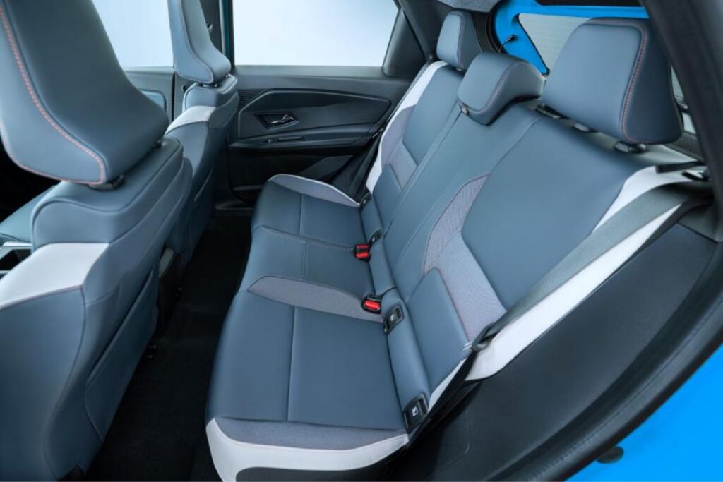 Nissan Micra 100% elétrico chega no fim do ano 6 Nissan Micra