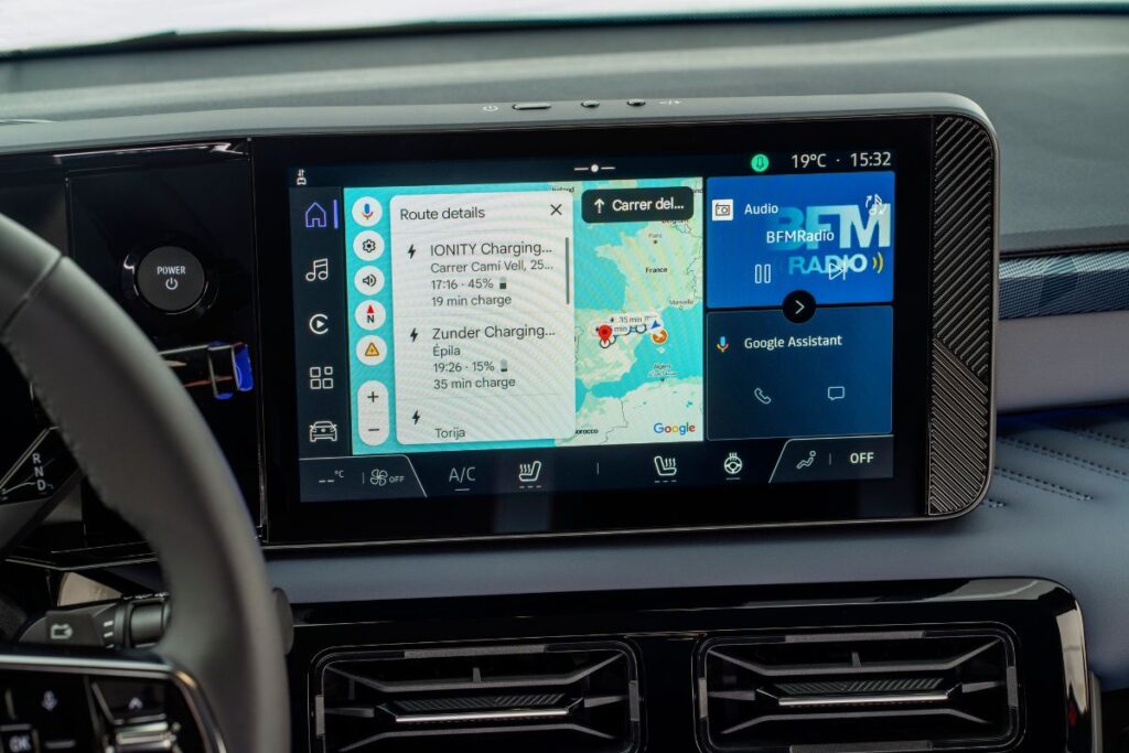 Nissan Micra 100% elétrico chega no fim do ano 10 Nissan Micra