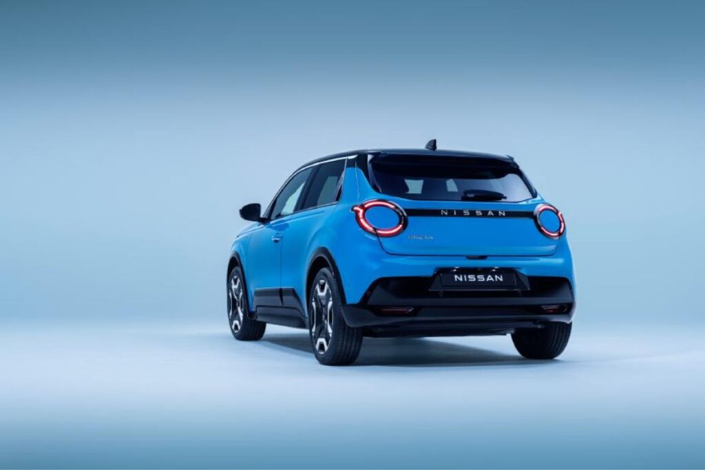 Nissan Micra 100% elétrico chega no fim do ano 9 Nissan Micra