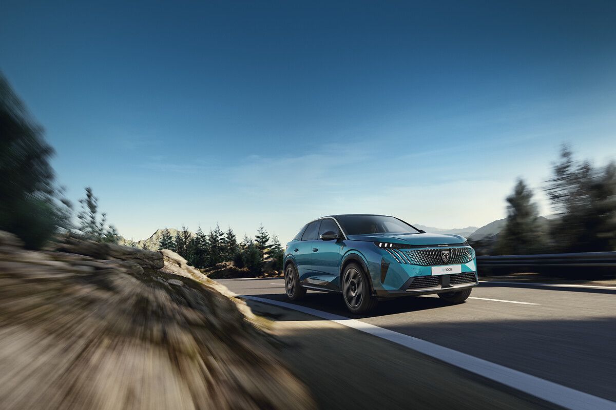 Peugeot E-3008 e E-5008 ganham versão dual motor 2 Dual motor