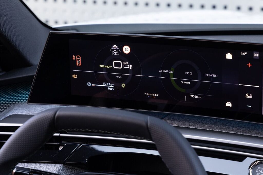 Peugeot E-3008 e E-5008 ganham versão dual motor 4 Dual Motor