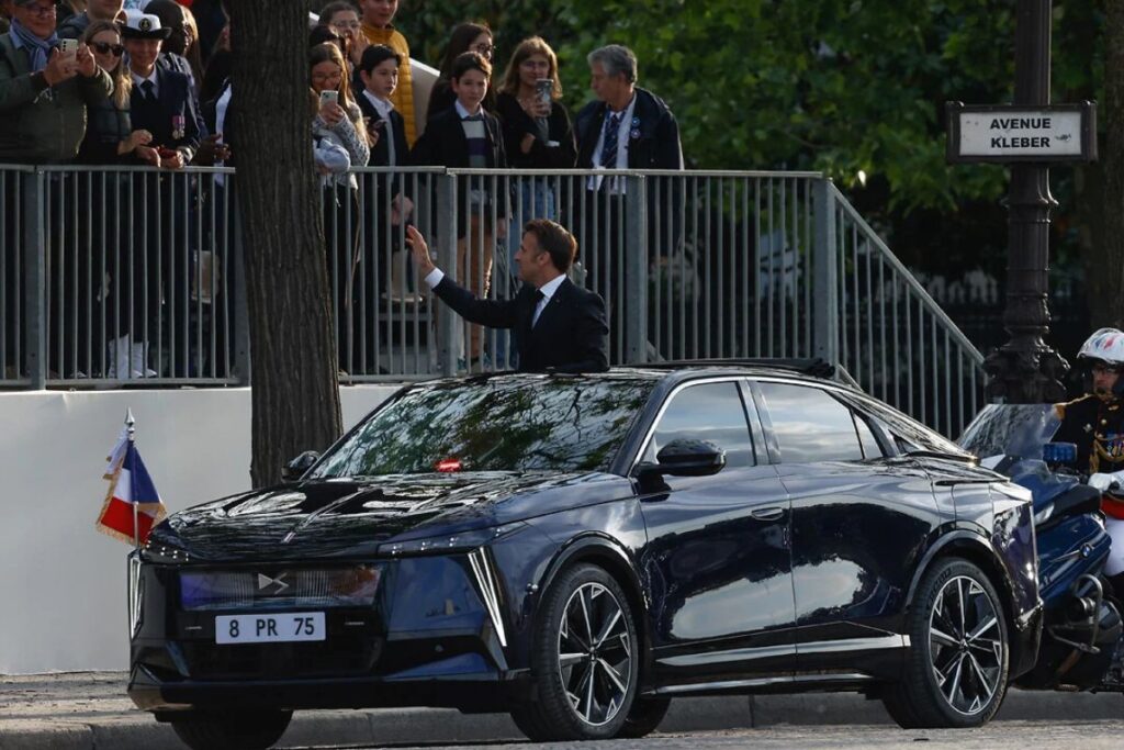 DS Nº8 elétrico torna-se viatura oficial do presidente francês 5 DS Nº8