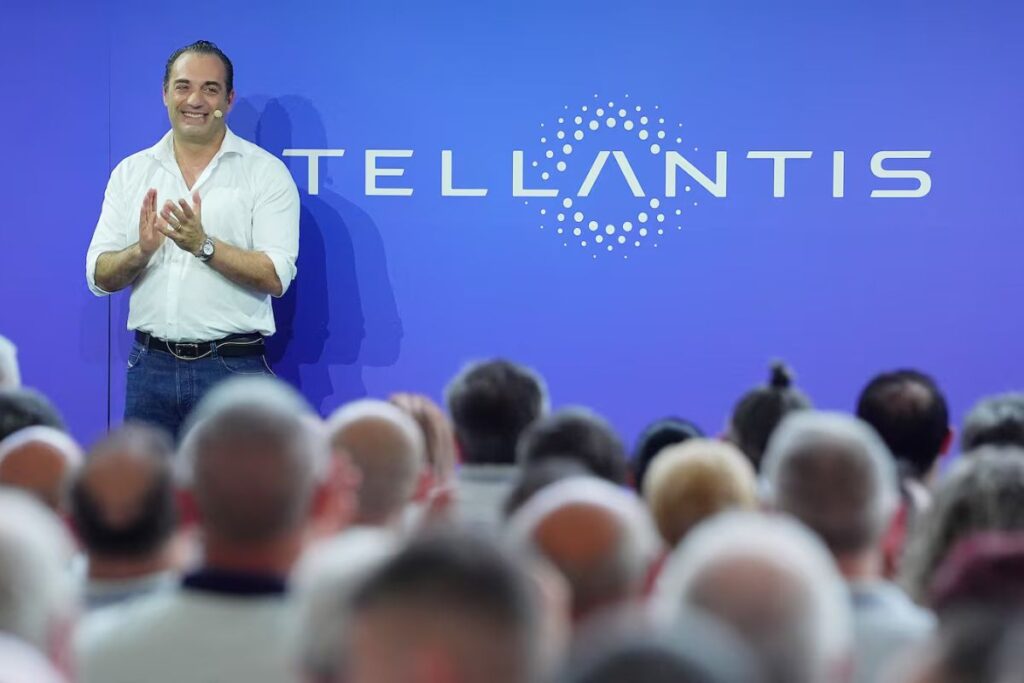 EUA: Mais de 7 mil carrinhas elétricas dos correios vendidas ao desbarato 6 Plano Estratégico Antonio Filosa