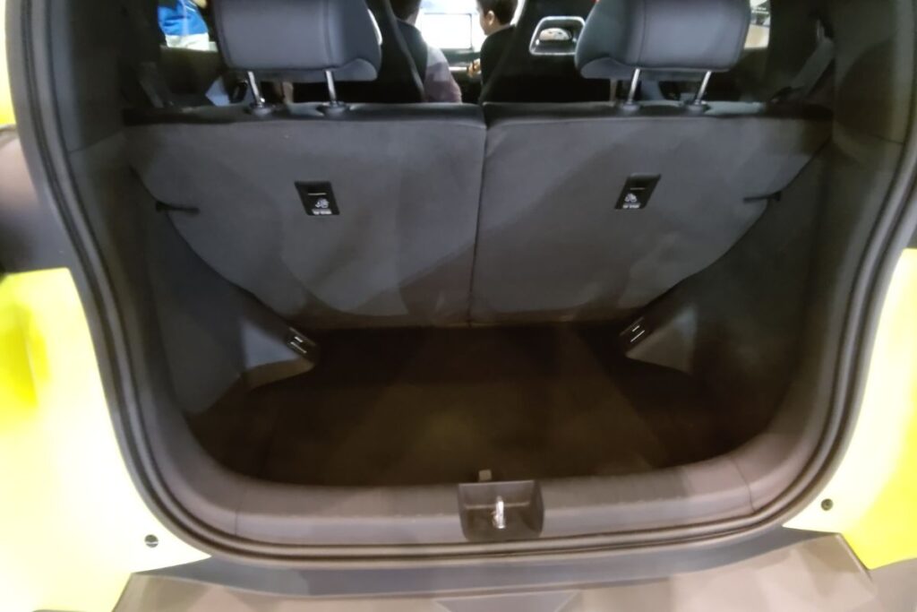 ECAR Show: o ano dos EV acessíveis 13 BYD Dolphin Surf bagageira