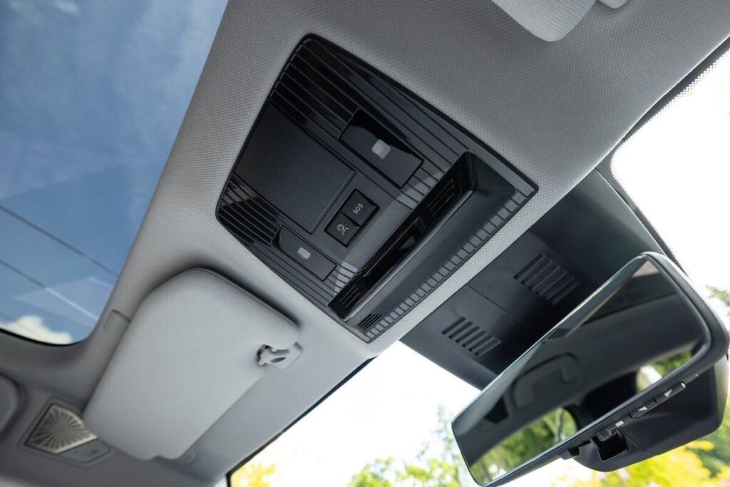 DS Nº8 já pode ser encomendado: conheça todos os preços 11 DS No8 interior panoramico