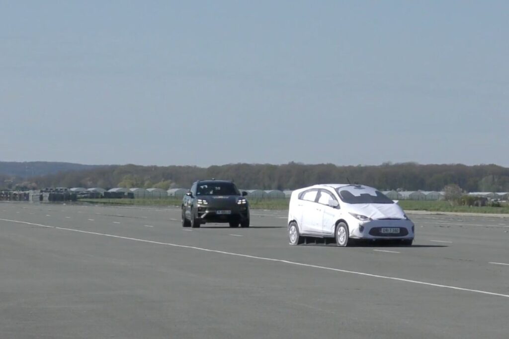 Euro NCAP: Volvo EX30 e Tesla S com condução assistida "deficiente" 7 Condução assistida