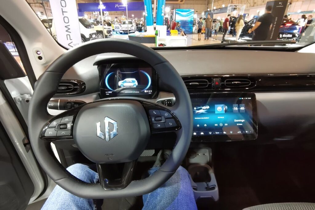 ECAR Show: o ano dos EV acessíveis 9 Leapmotor T03 cockpit