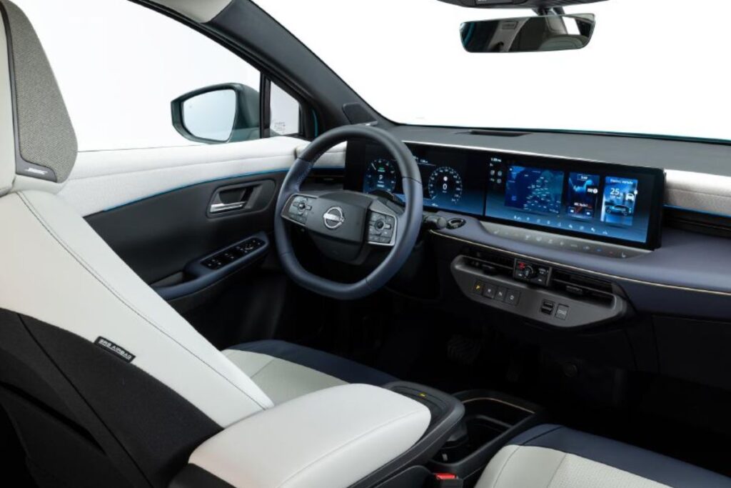 O novo Nissan Leaf chega no outono com 604 km de autonomia 10 Nissan Leaf cockpit