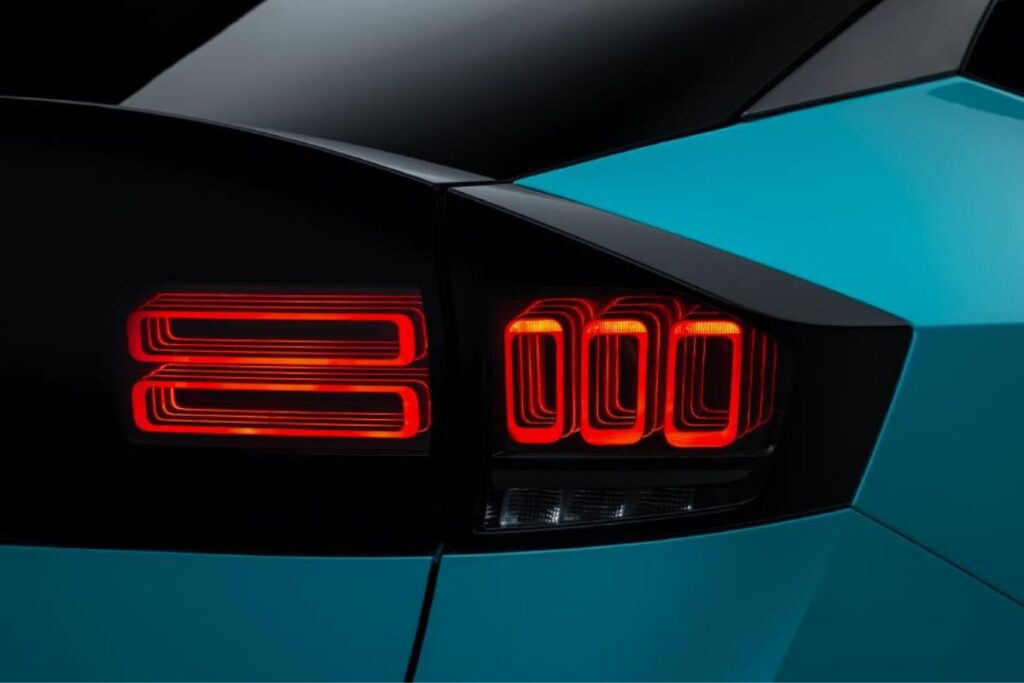 O novo Nissan Leaf chega no outono com 604 km de autonomia 5 Nissan Leaf oticas