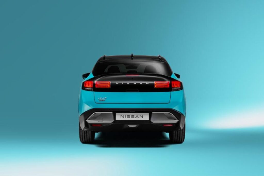 O novo Nissan Leaf chega no outono com 604 km de autonomia 7 Nissan Leaf traseira