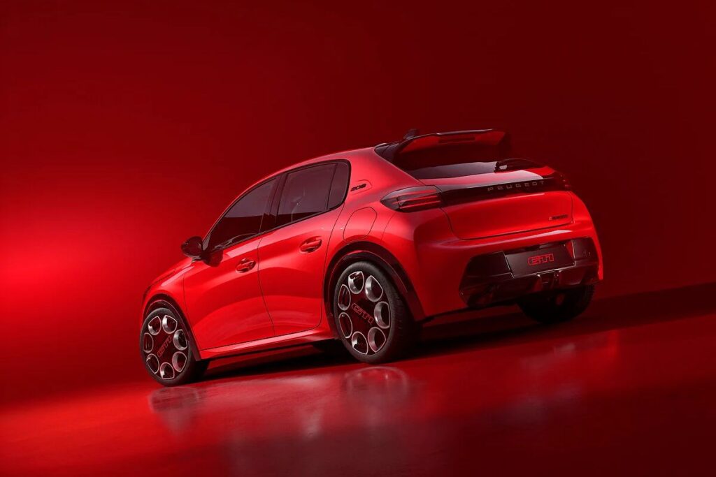 Peugeot E-208 GTi: a revolução elétrica do ícone GTi 3 E-208 GTi