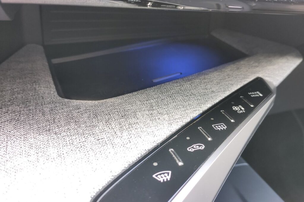 Peugeot E-3008: cordeiro em pele de lobo 7 E-3008