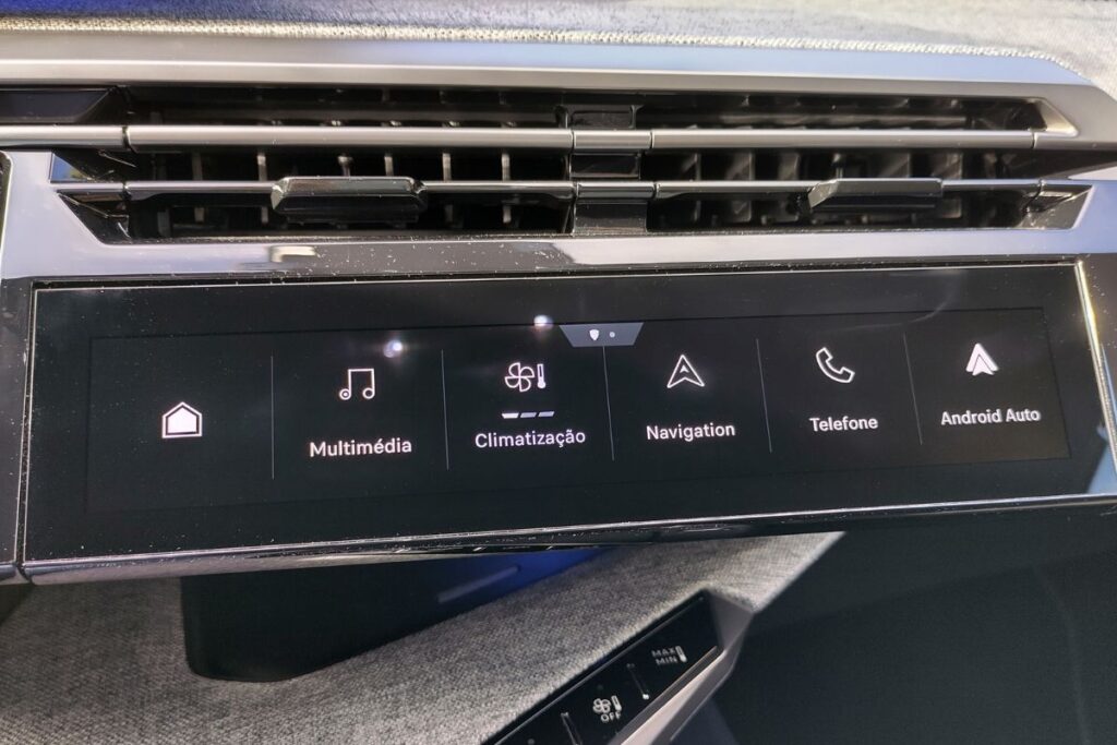 Peugeot E-3008: cordeiro em pele de lobo 6 Peugeot E 3008 botoes