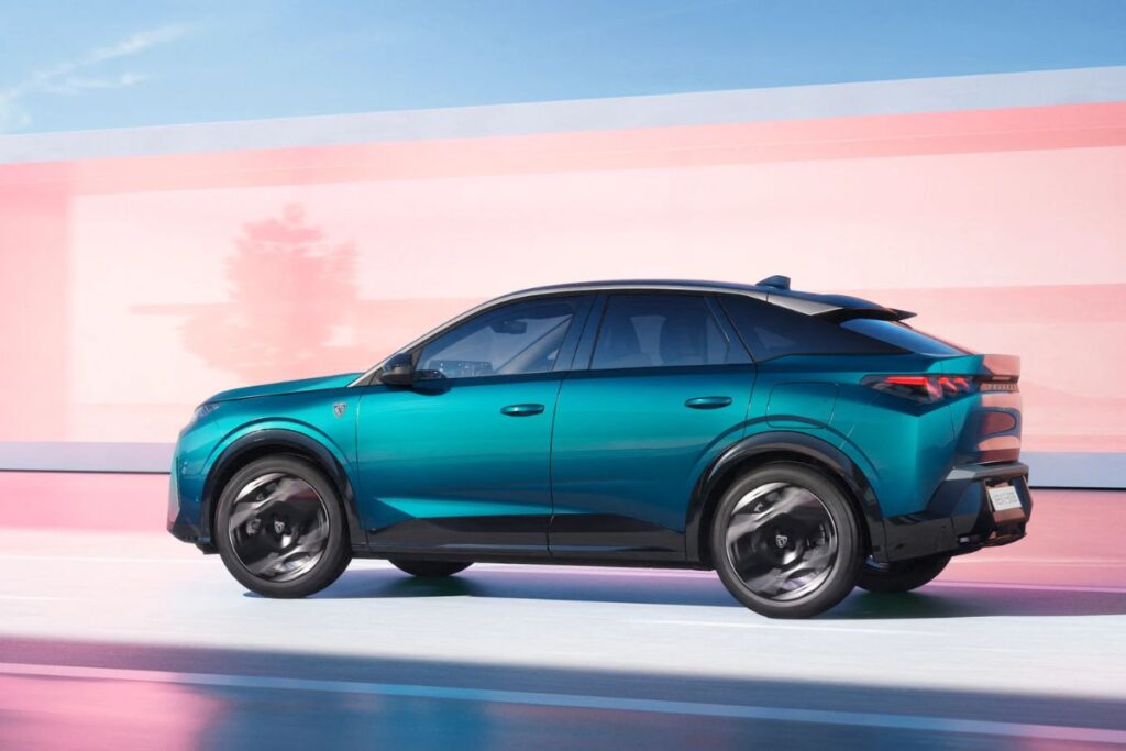 Peugeot E-3008: cordeiro em pele de lobo 3 Peugeot E-3008