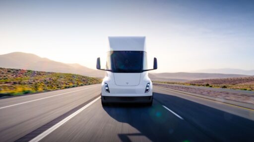 Tesla prepara entrada do Tesla Semi no mercado europeu 6 Tesla Semi