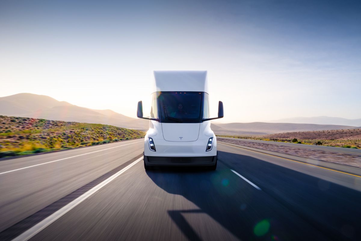 Tesla prepara entrada do Tesla Semi no mercado europeu 2 Tesla Semi