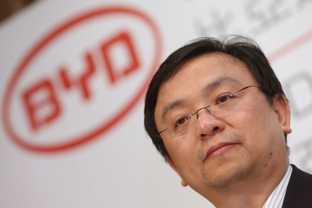 BYD espera "fortes vendas" no estrangeiro em 2025 3 Wang Chuanfu
