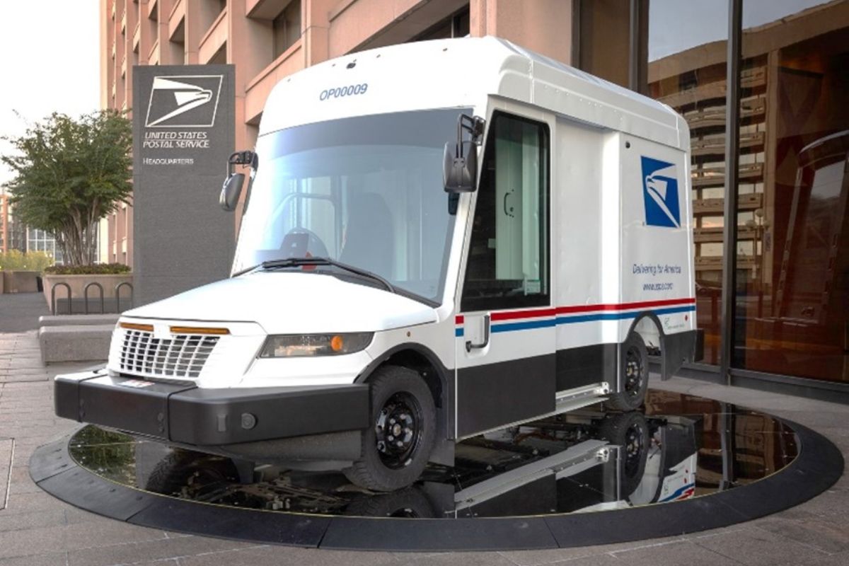 EUA: Mais de 7 mil carrinhas elétricas dos correios vendidas ao desbarato 2 carrinhas elétricas correios EUA