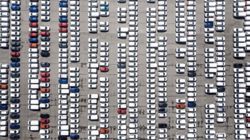 Jornal estatal chinês apela à repressão da venda de "carros usados zero quilómetros" 15 carros usados zero quilómetros