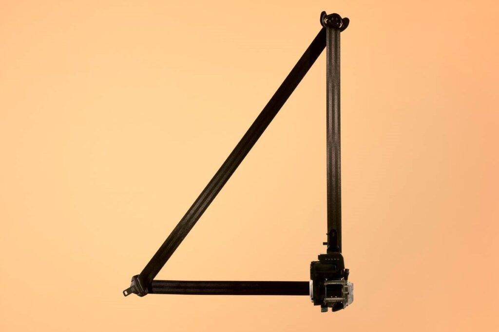 Volvo revela revolucionário cinto de segurança multiadaptável 5 cinto de segurança multiadaptável