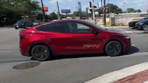 Infrações dos robotáxis da Tesla investigadas por autoridade rodoviária dos EUA 30 robotáxi Tesla