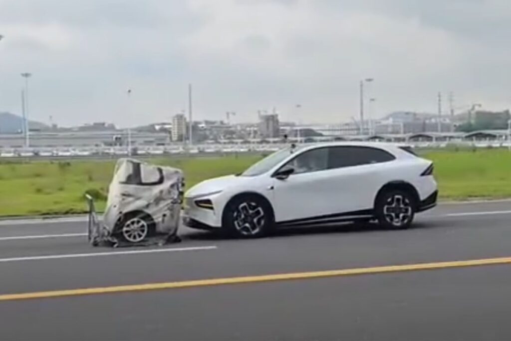 Xpeng G7 faz travagem autónoma de emergência a 135 km/h com sucesso 7 travagem autónoma