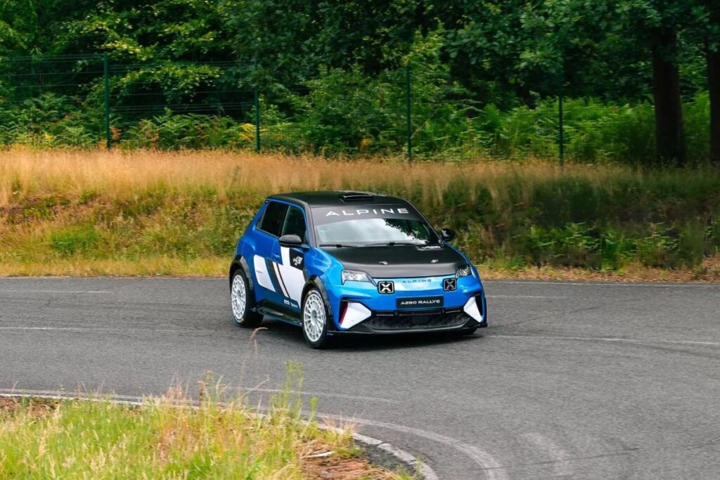 Stellantis começa produção do Cargo Box BEV na fábrica de Atessa 4 Alpine A290 Rallye