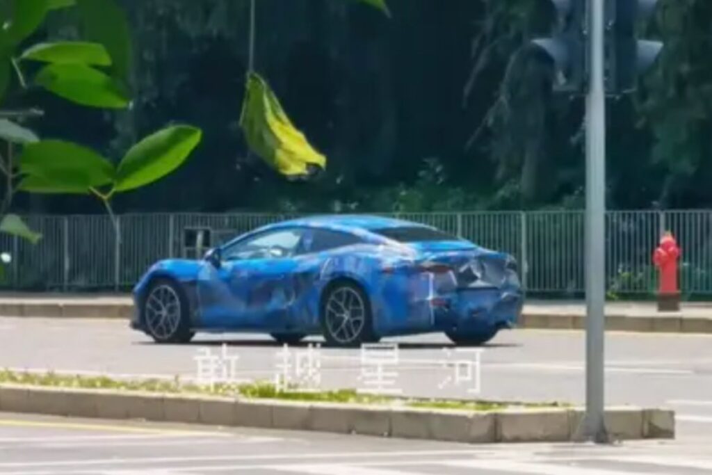 Desportivo de 2 lugares da BYD apanhado ainda com camuflagem 5 desportivo