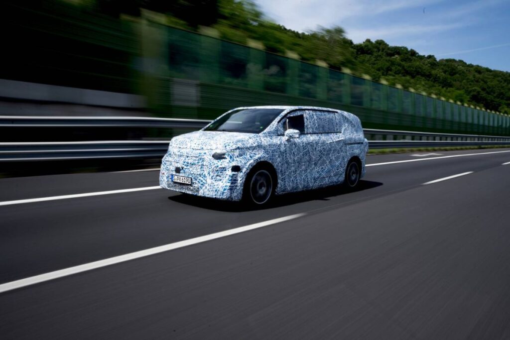 Mercedes-Benz VLE conclui teste de Estugarda a Roma com 2 paragens de 15 minutos 4 Mercedes-Benz VLE