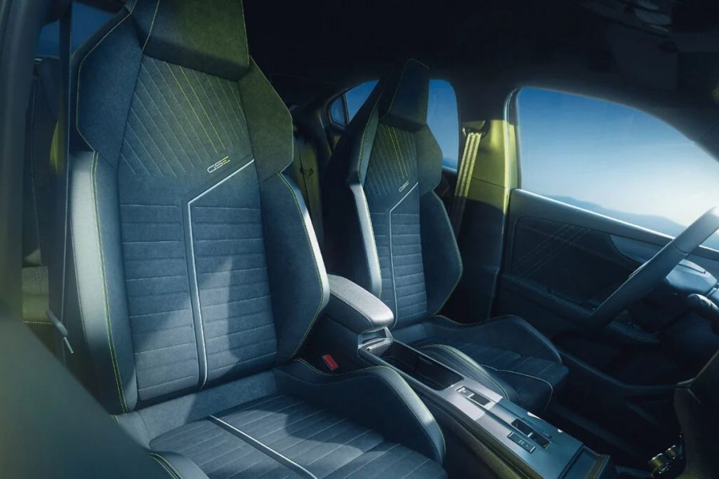 Opel Mokka GSE: O elétrico que transpira adrenalina e acelera emoções 5 Opel Mokka GSE bancos