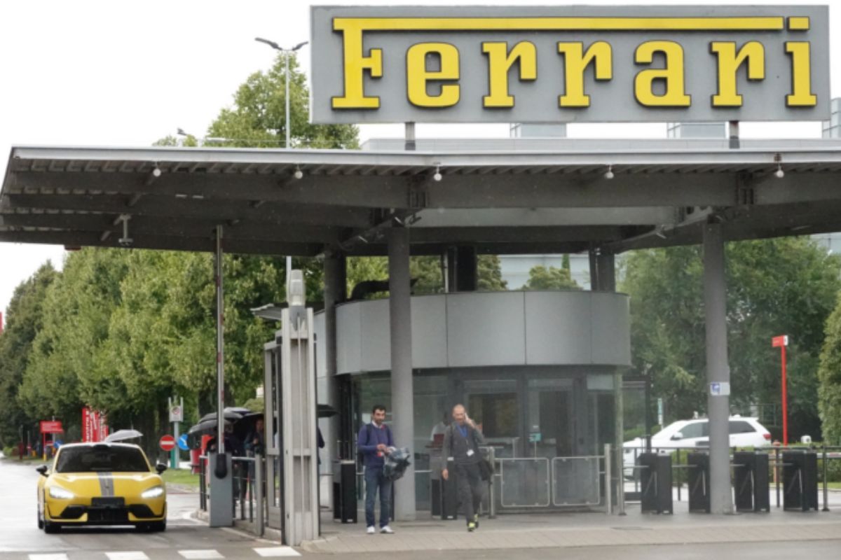 Que faz um Xiaomi SU7 Ultra na fábrica de Maranello? 2 Xiaomi Maranello