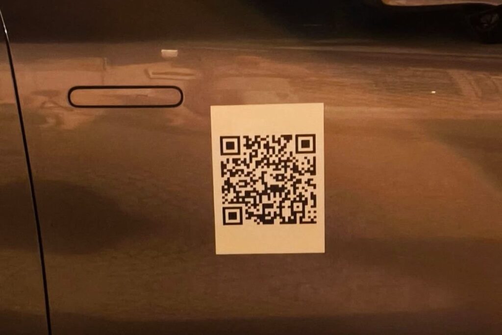 Novo Xpeng G9 apanhado em testes de condução autónoma em Lisboa 4 Xpeng G9 qr code