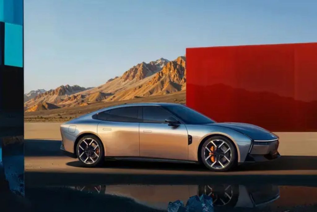 Novo XPeng P7: estreia marcada para 6 de agosto com chip AI Turing 4 Xpeng P7