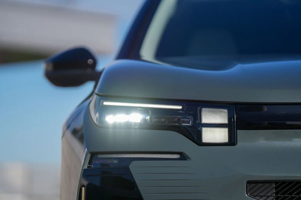 Citroën ë-C5 Aircross chega a Portugal: todos os preços 7 e C5 Aircross otica dianteira