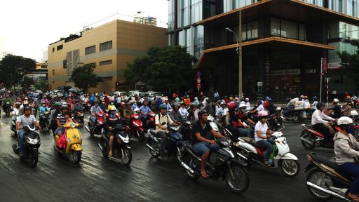 Vietnam bane motociclos a gasolina do centro de Hanói 30 Vietnam