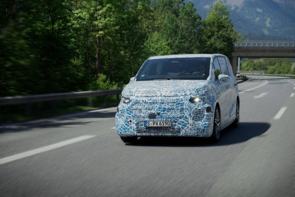 Mercedes-Benz VLE conclui teste de Estugarda a Roma com 2 paragens de 15 minutos 3 Mercedes-Benz VLE