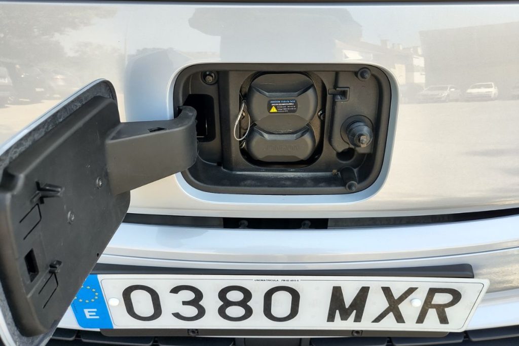 Leapmotor T03: o EV sem concorrência 11 Leapmotor T03 botoes carrega